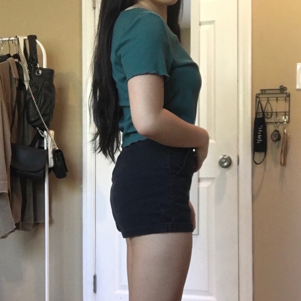 Cropped top - Picture 3 of 3